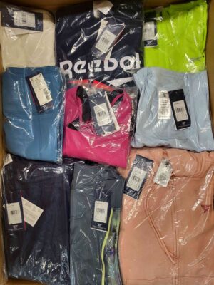 The photo shows a package with clothing in the category R.