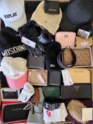 The picture shows a package with accessories in the category AC.