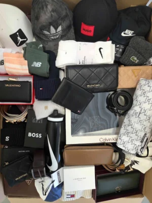 The picture shows a package with accessories in the category AC.