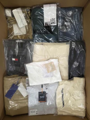 The photo shows a package with clothing in the category AP.