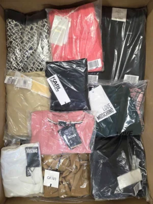 The photo shows a package with clothing in the category AP.