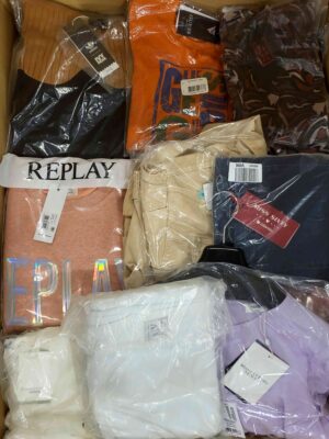 The photo shows a package with clothing in the category A.
