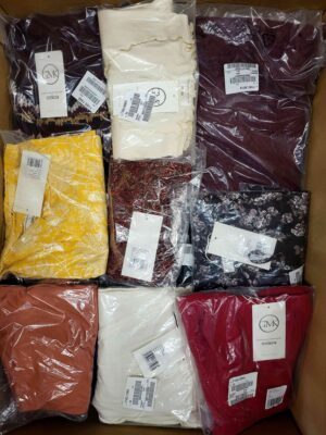The photo shows a package with clothing in the category YA.