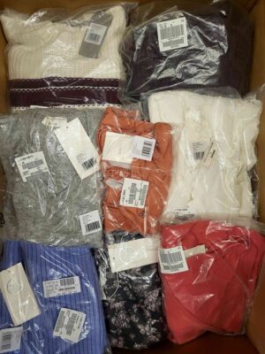 The photo shows a package with clothing in the category YA.