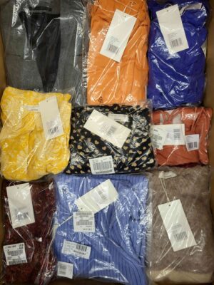 The photo shows a package with clothing in the category YA.