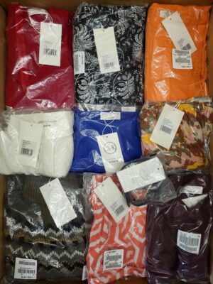 The photo shows a package with clothing in the category YA.