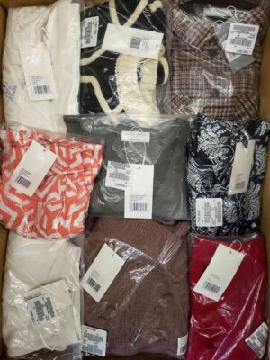 The photo shows a package with clothing in the category YA.
