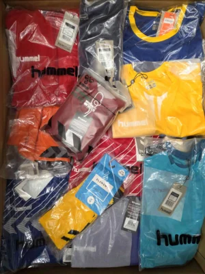 The photo shows a package with clothing in the category H.