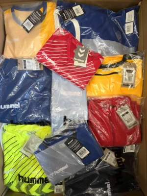The photo shows a package with clothing in the category H.
