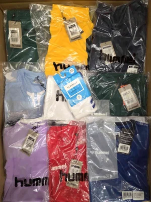 The photo shows a package with clothing in the category H.