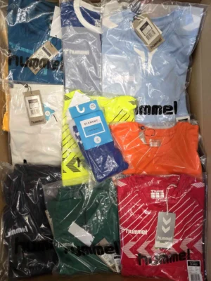 The photo shows a package with clothing in the category H.