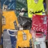 The photo shows a package with clothing in the category H.