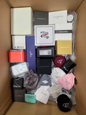 The photo shows a package with clothing in the category A.