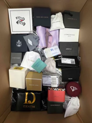 The photo shows a package with clothing in the category A.