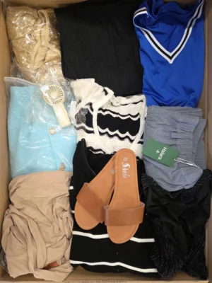 The photo shows a package with clothing in the category BSN.