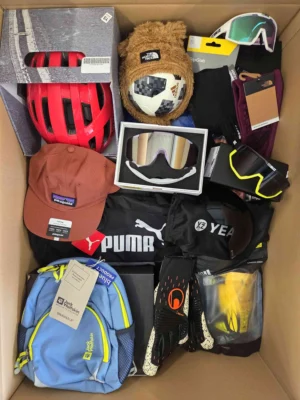 The picture shows a package with accessories in the category Z.