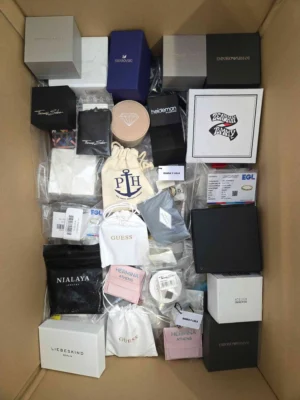 The photo shows a package with clothing in the category A.