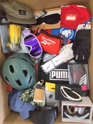 The picture shows a package with accessories in the category Z.