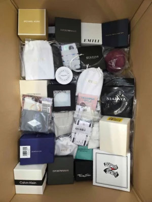 The photo shows a package with clothing in the category A.