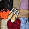 The photo shows a package with clothing in the category BSN.
