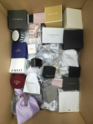 The photo shows a package with clothing in the category A.