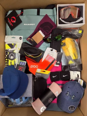 The picture shows a package with accessories in the category Z.