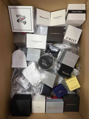 The photo shows a package with clothing in the category A.