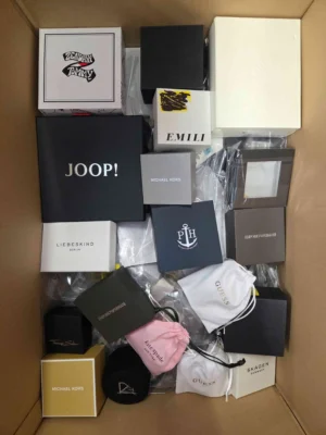 The photo shows a package with clothing in the category A.