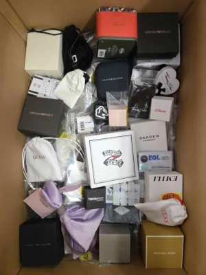 The photo shows a package with clothing in the category A.