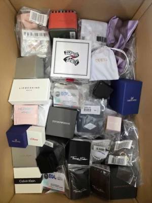 The photo shows a package with clothing in the category A.
