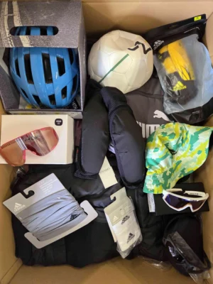 The picture shows a package with accessories in the category Z.