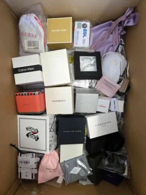 The photo shows a package with clothing in the category A.