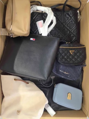 The picture shows a package with accessories in the category HC.