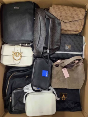 The picture shows a package with accessories in the category HC.