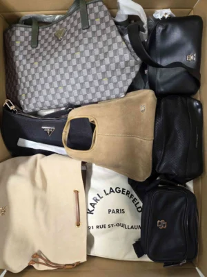 The picture shows a package with accessories in the category HC.