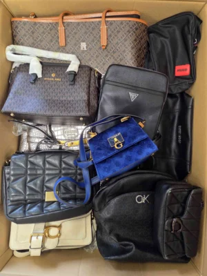 The picture shows a package with accessories in the category HC.