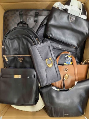 The picture shows a package with accessories in the category HC.