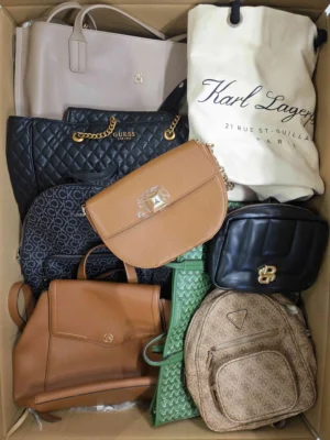 The picture shows a package with accessories in the category HC.