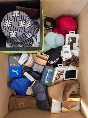 The picture shows a package with accessories in the category AB.