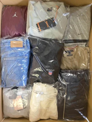 The photo shows a package with clothing in the category B.