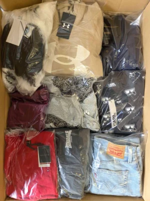 The photo shows a package with clothing in the category B.