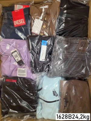 The photo shows a package with clothing in the category B.
