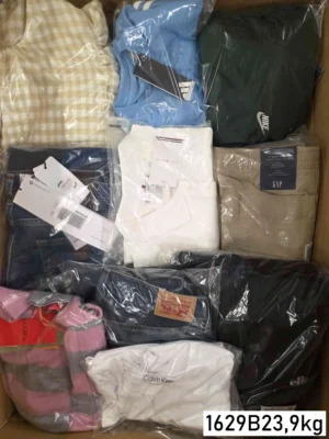 The photo shows a package with clothing in the category B.