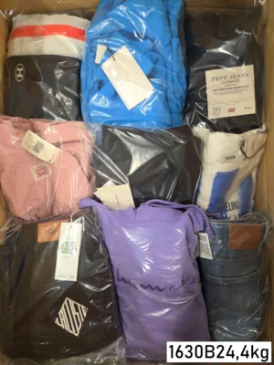 The photo shows a package with clothing in the category B.