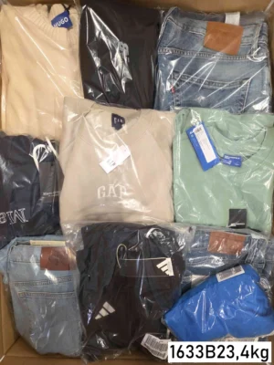 The photo shows a package with clothing in the category B.