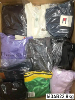 The photo shows a package with clothing in the category B.