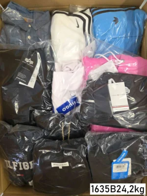 The photo shows a package with clothing in the category B.