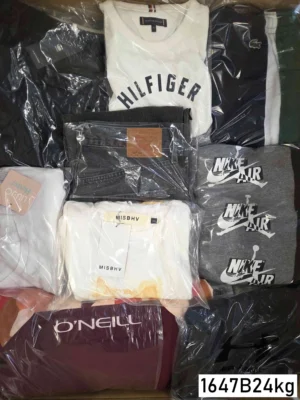 The photo shows a package with clothing in the category B.