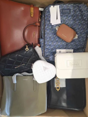 The picture shows a package with accessories in the category HB.