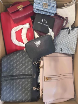 The picture shows a package with accessories in the category HB.